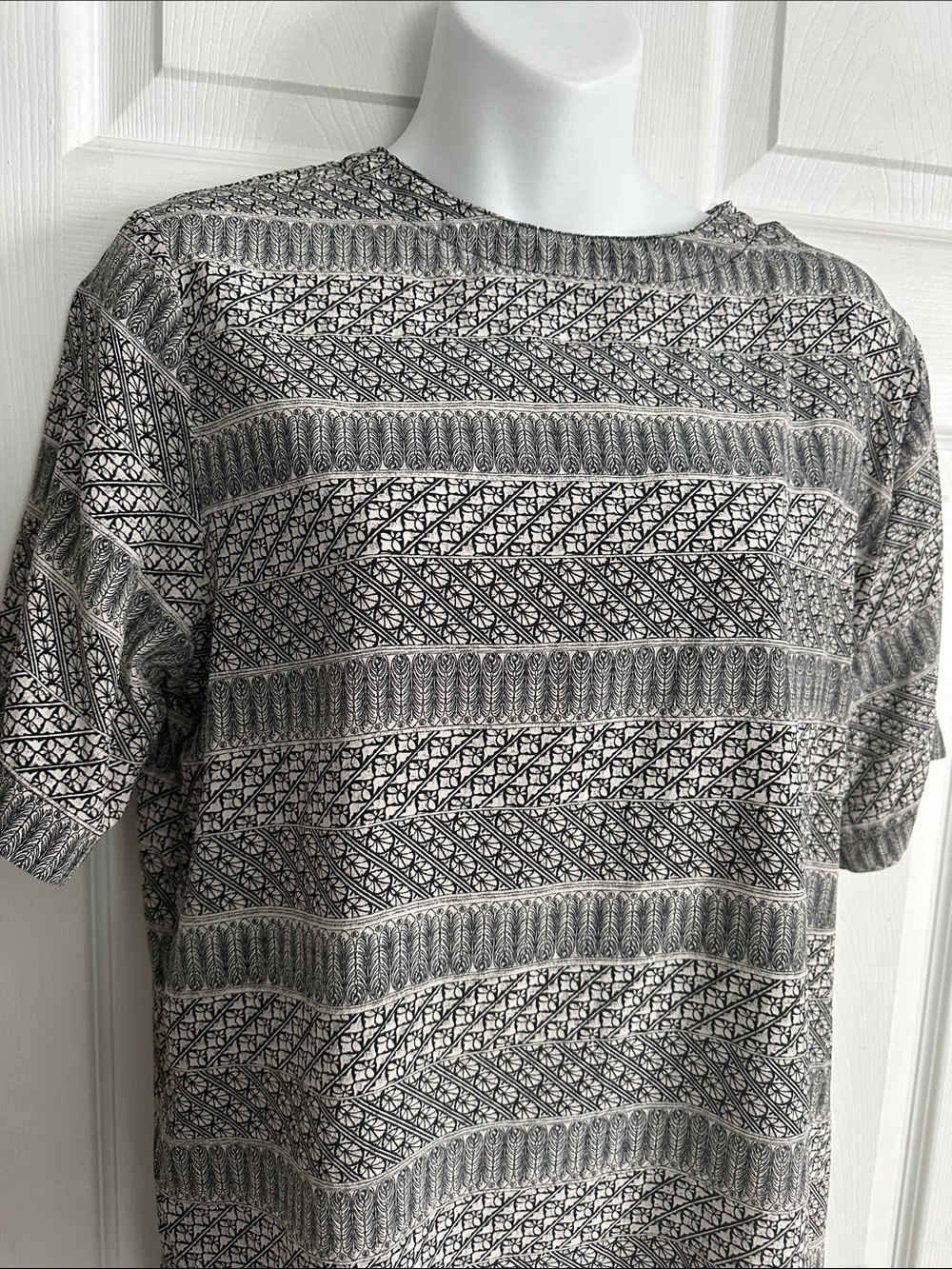 Stunt Women’s Vintage Black & White Geometric Pattern 100% Silk Blouse M